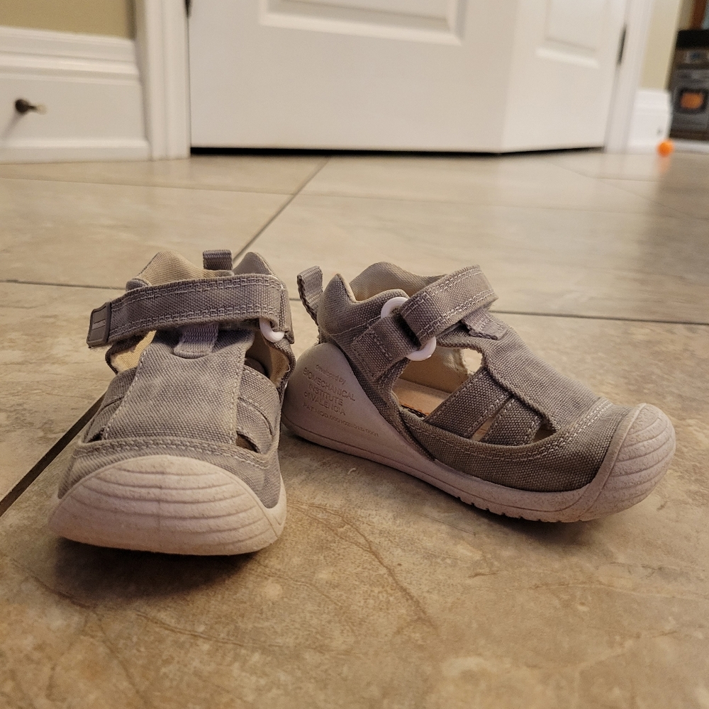 Biomecanics baby sandals sz 20